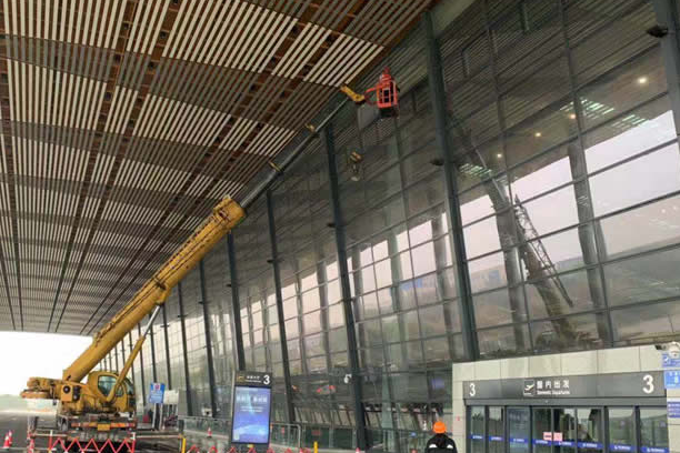 沉湖管委会玻璃幕墙维护和保养